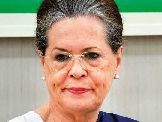 बढ़ते प्रदूषण के चलते डॉक्टरों ने सोनिया गांधी को दिल्ली से बाहर जाने की सलाह दी